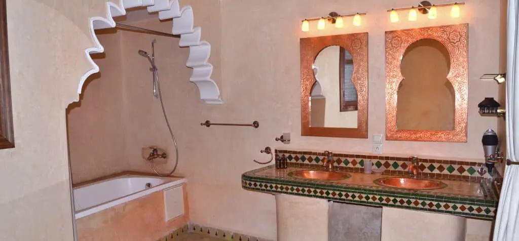 Riad_meyssanne_suite_roqaya_2-1024x476
